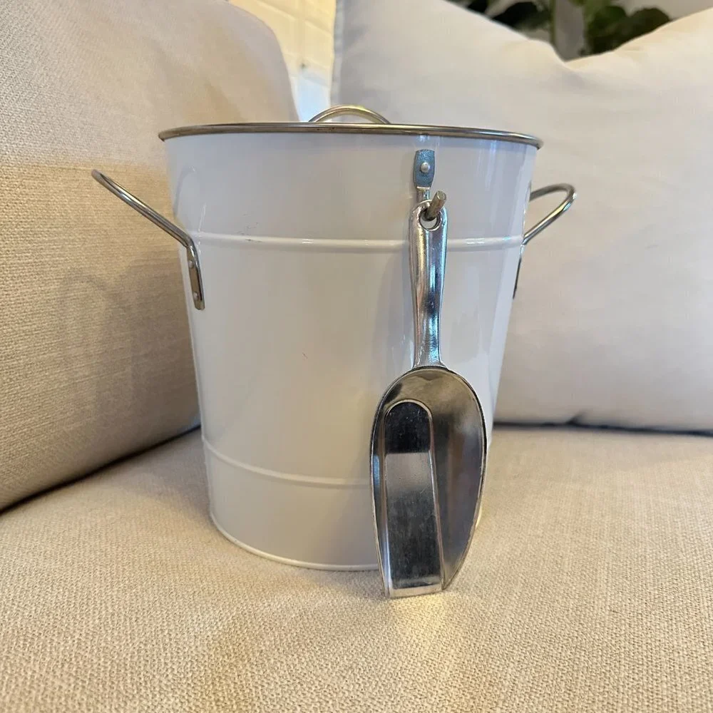 White Galvanize Ice Bucket With Lid and Scoop